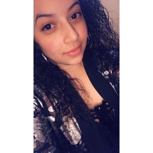 Meet your Posher, Leandra